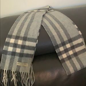 Authentic gray Burberry scarf